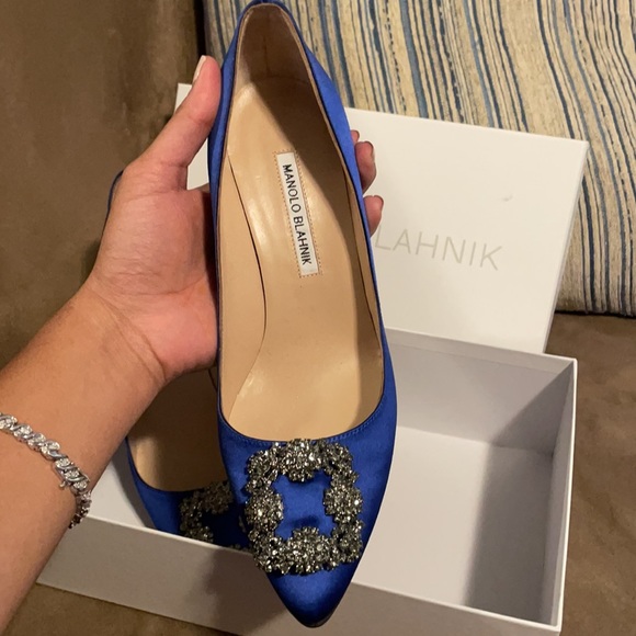 Manolo Blahnik Satin Blue 70mm - Picture 3 of 5